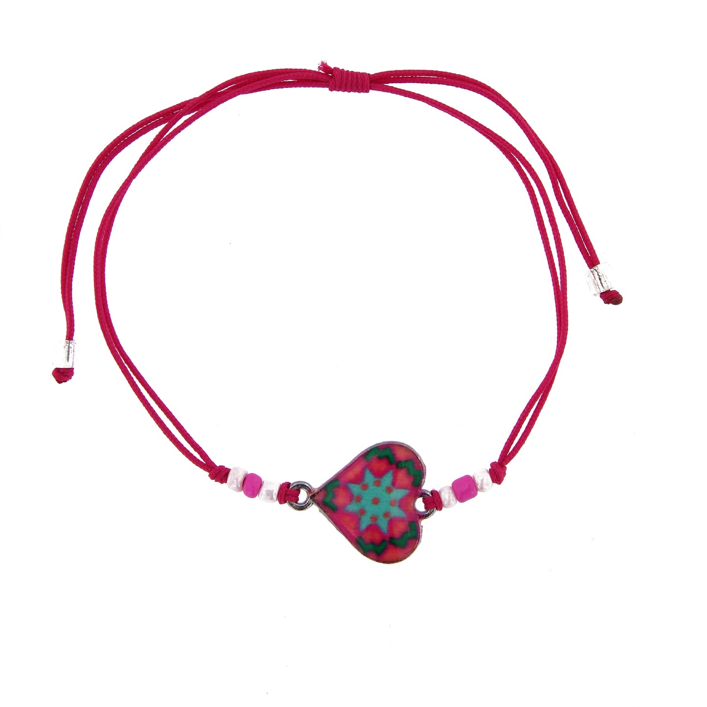 Bracciale in corda con ciondolo passante in colori assortiti. Regolabile