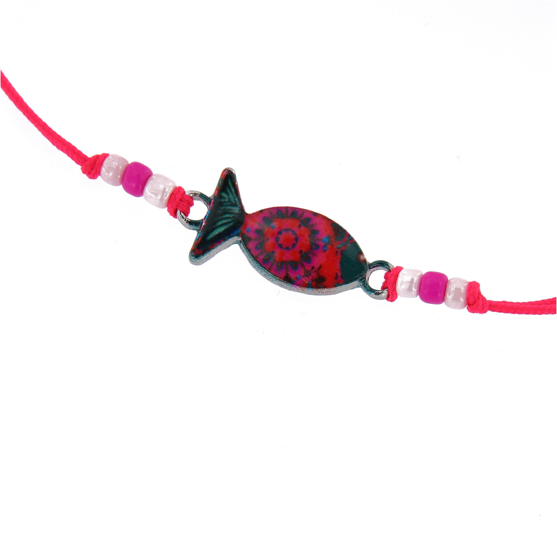 Bracciale in corda con ciondolo passante in colori assortiti. Regolabile