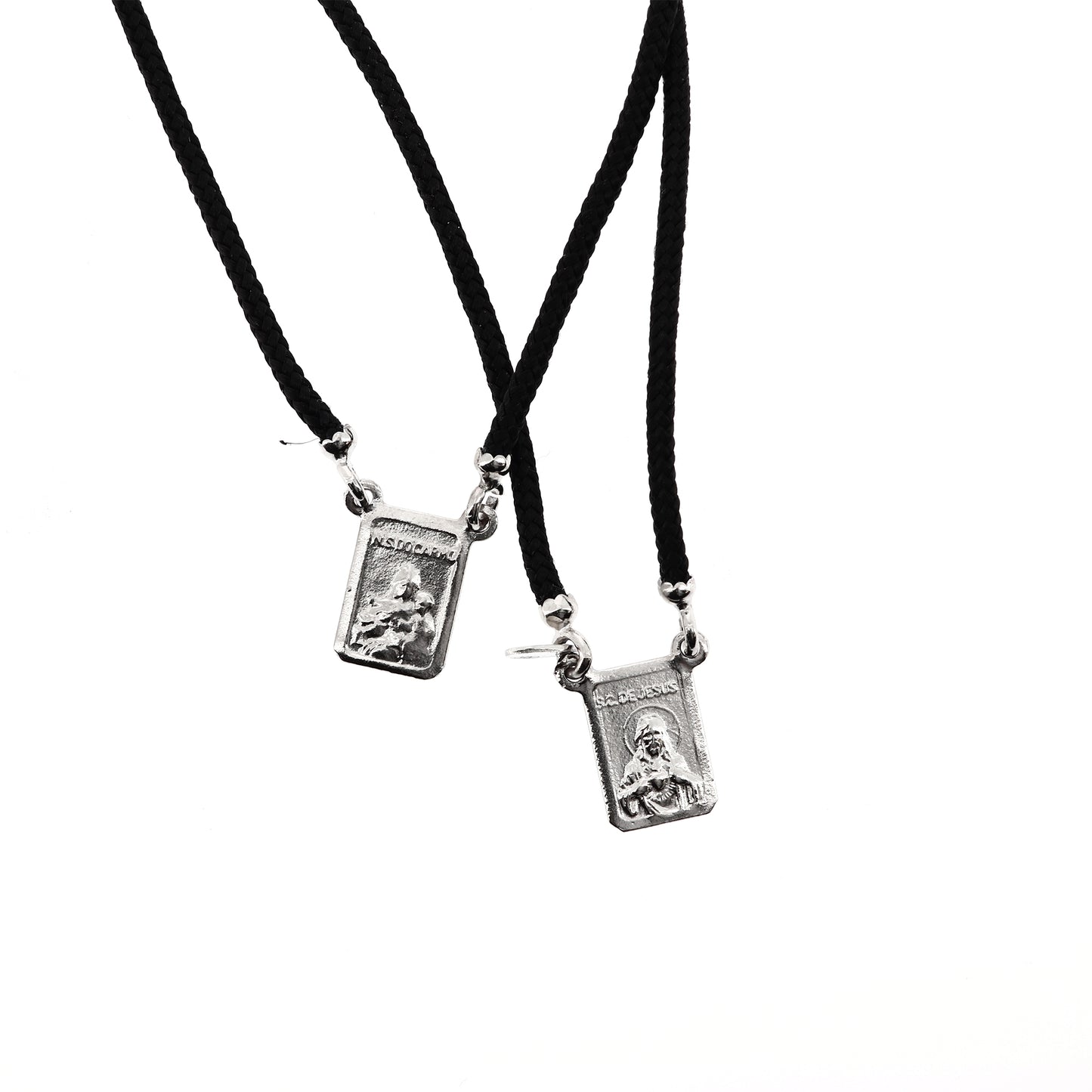 Scapolare del Carmelo con laccetto nero e medaglie in argento 925. Lunghezza 31,5