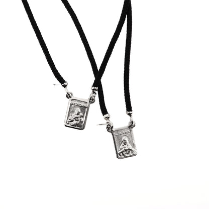 Scapolare del Carmelo con laccetto nero e medaglie in argento 925. Lunghezza 31,5