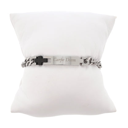 Bracciale uomo in acciaio con placca centrale e incisione "Carpe Diem"