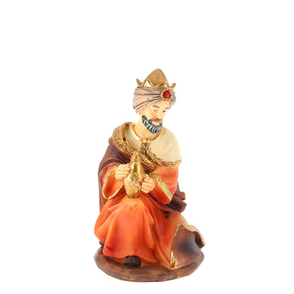 Set presepe composto da 11 soggetti in resina. Altezza 16 cm