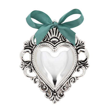 Cuore Votivo in resina argentata. Dimensioni 14x17,5 cm