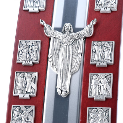 Via Crucis da appoggio in legno verniciato mogano. Altezza 30 cm
