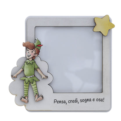 Portafoto in legno Peter Pan con dettagli argentati. Dimensione 12x11,6 cm