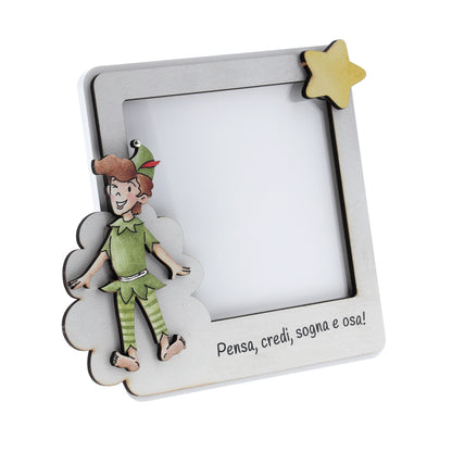 Portafoto in legno Peter Pan con dettagli argentati. Dimensione 12x11,6 cm