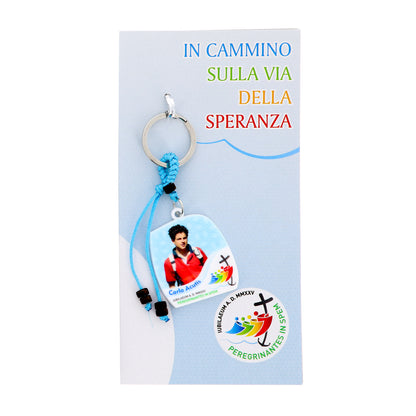 Portachiavi in polimero Carlo Acutis e logo ufficiale del Giubileo 2025. Altezza 10 cm