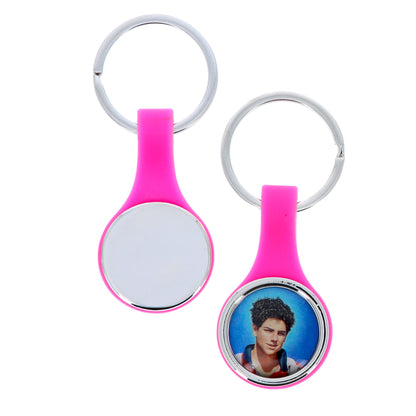 Portachiavi in silicone e metallo Carlo Acutis. Altezza 8,5 cm