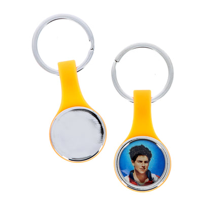 Portachiavi in silicone e metallo Carlo Acutis. Altezza 8,5 cm