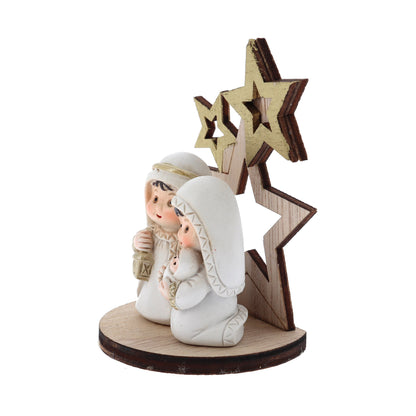 Presepe con Sacra Famiglia in resina su supporto in legno sagomato. Altezza 8 cm