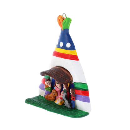 Presepe in cartapesta dipinta. Dimensioni 6,2x8,3 cm
