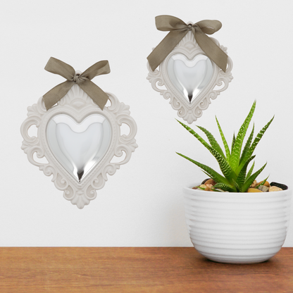 Cuore Votivo moderno in resina - cuore argentato e cornice madreperla. Dimensioni 14x17,5 cm
