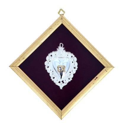 Quadro con Cuore Votivo in metallo argentato e lettere GR dorate. Dimensioni 16x16 cm