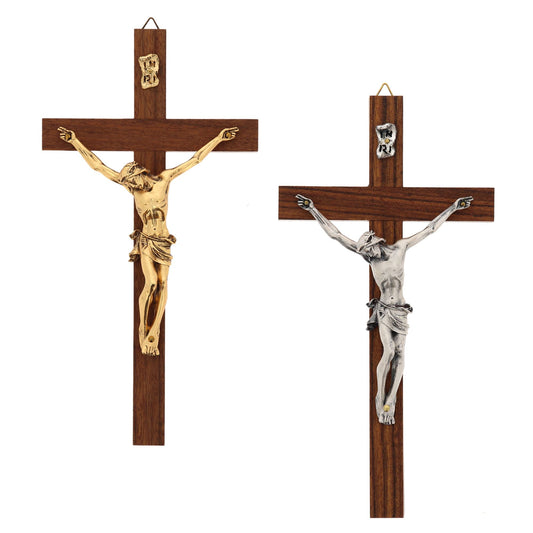 Crocifisso in legno noce, corpo in metallo. Altezza 21 cm