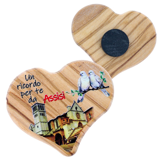 Cuore in legno d'olivo con immagine Assisi. Prodotto personalizzabile. Dimensioni 5x5,5cm