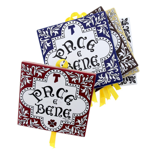 Mattonella da appendere in ceramica con immagine serigrafata " Pace e Bene". Dimensioni 10x10 cm