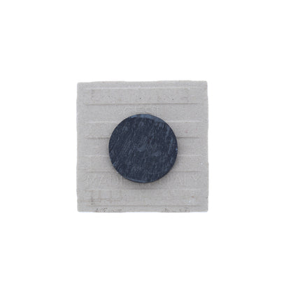 Mattonella in ceramica con magnete e immagine serigrafata " Carlo Acutis". Dimensioni 5x5 cm
