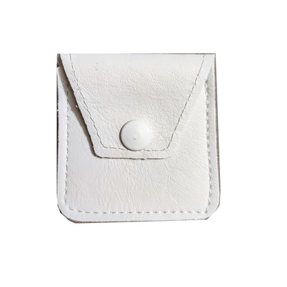 Portarosario Giubileo 2025 in similpelle con bottoncino. Dimensioni 7,5x7,5 cm.