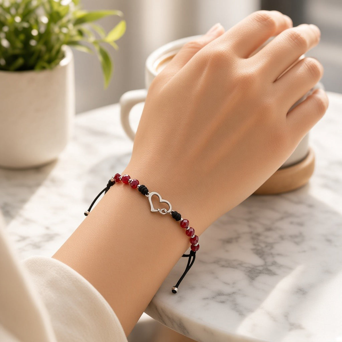 Bracciale decina regolabile con crystal bordeaux nero 4 mm con cuore e infinito