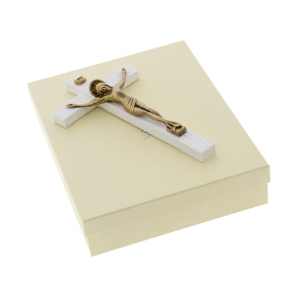 Crocifisso in legno con corpo in resina bronzata. Altezza 23 cm