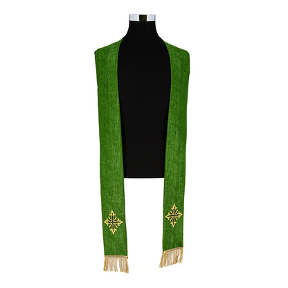 Casulla sacerdotal de mezcla de lana con rico bordado de color verde