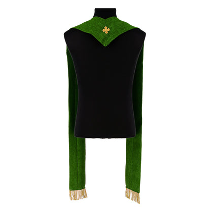 Casulla sacerdotal de mezcla de lana con rico bordado de color verde