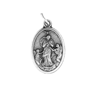Medaglia Maria che scioglie i nodi e retro croce, in zama. Altezza 2,2 cm