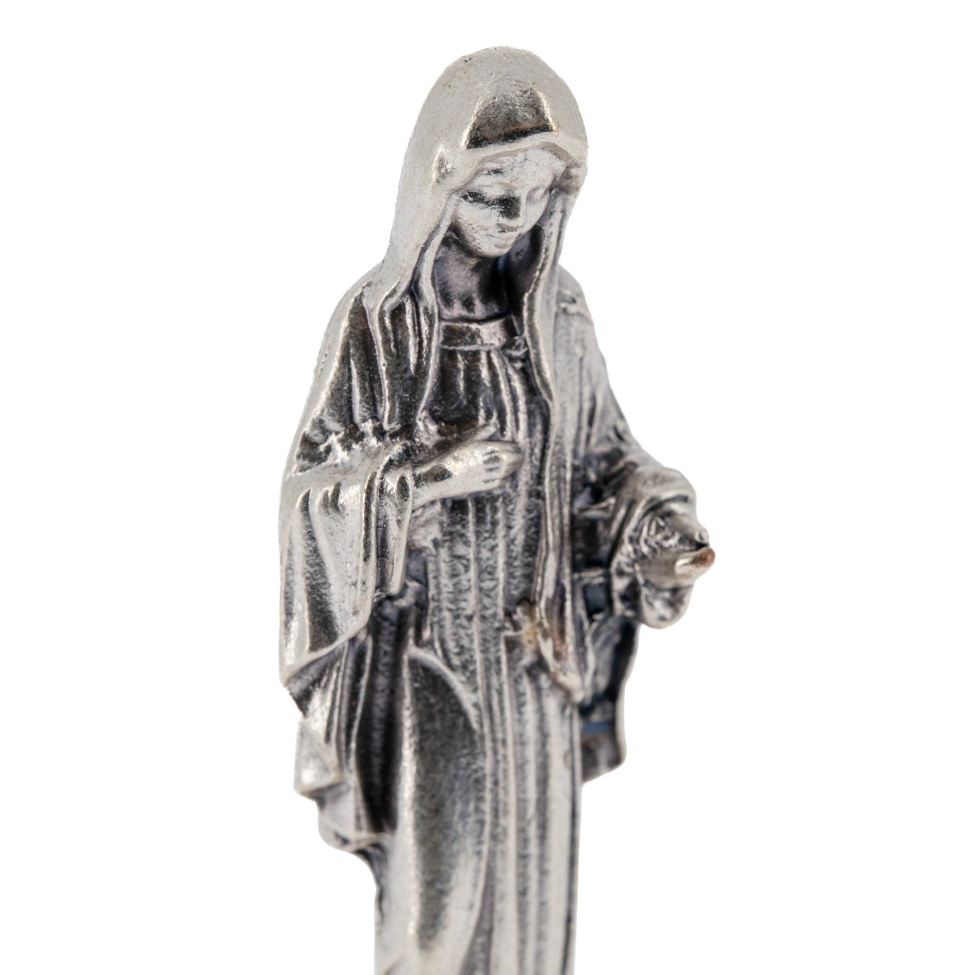 Statua Madonna di Medjugorie in metallo argentato e base in lengno. Altezza 6,5 cm
