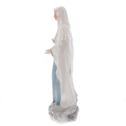 Statua Regina della pace in ceramica colorata dipinta a mano. Altezza 50 cm