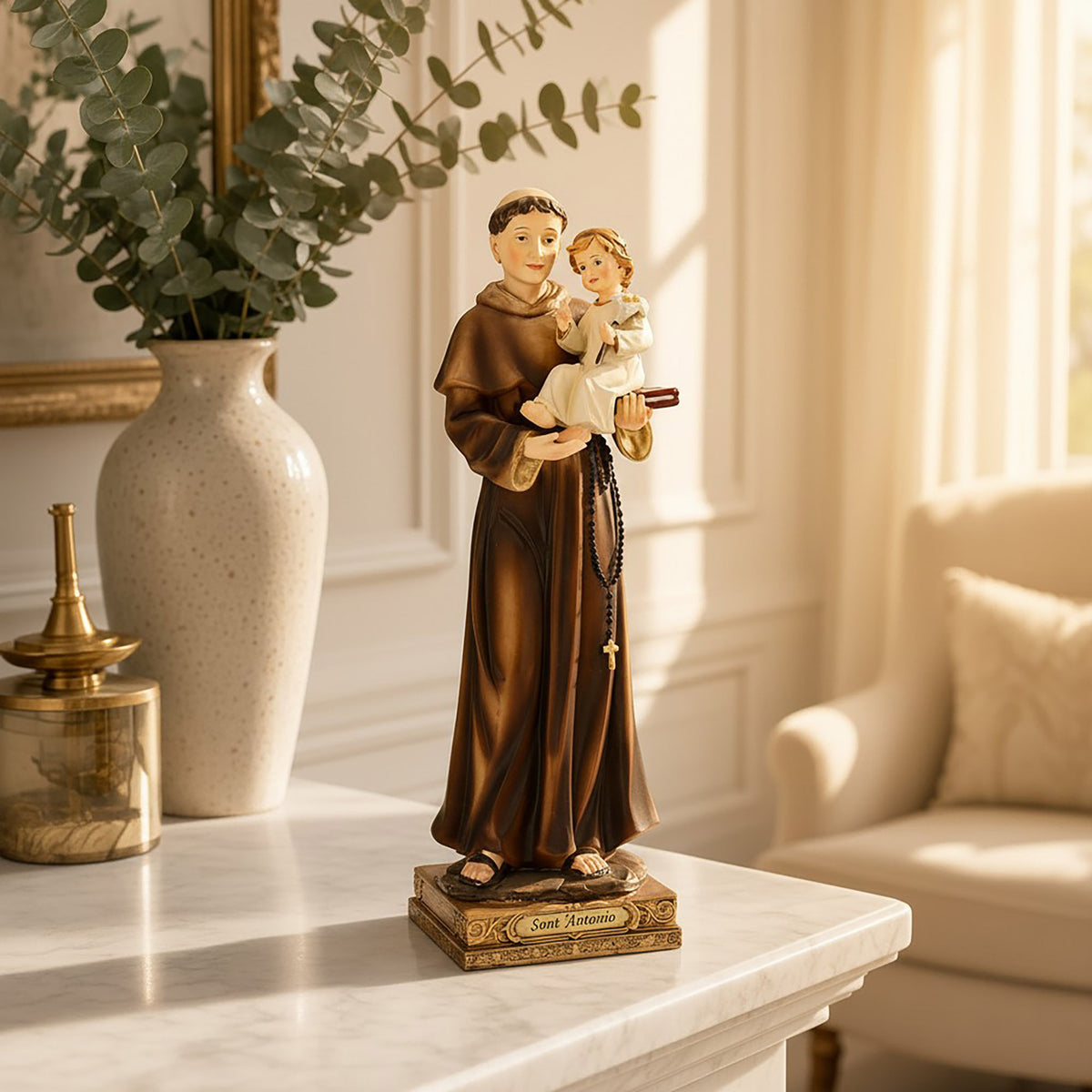 Statue des heiligen Antonius von Padua aus Kunstharz. Höhe 32 cm