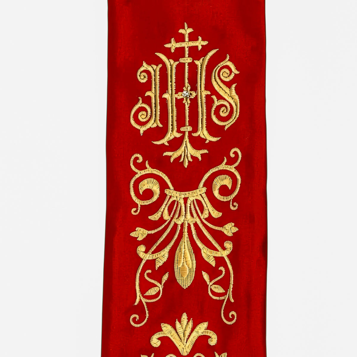 Bestickte Priesterstola mit IHS aus rotem Satinstoff