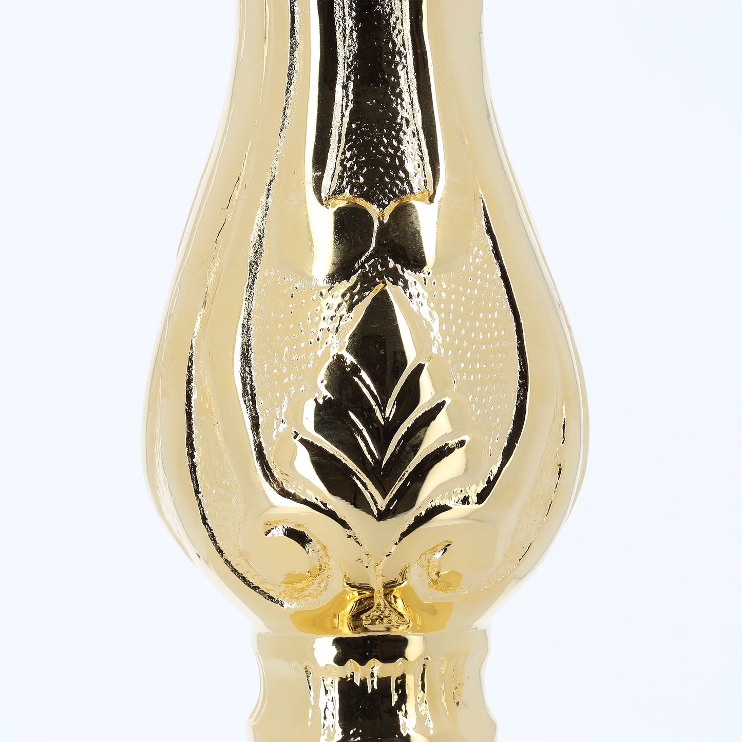 Portacerone rococo' in ottone dorato. Altezza 50 cm