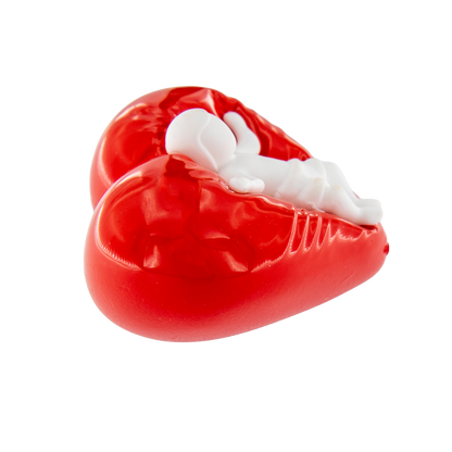 Gesù Bambino su cuore rosso. Dimensioni 5x4 cm