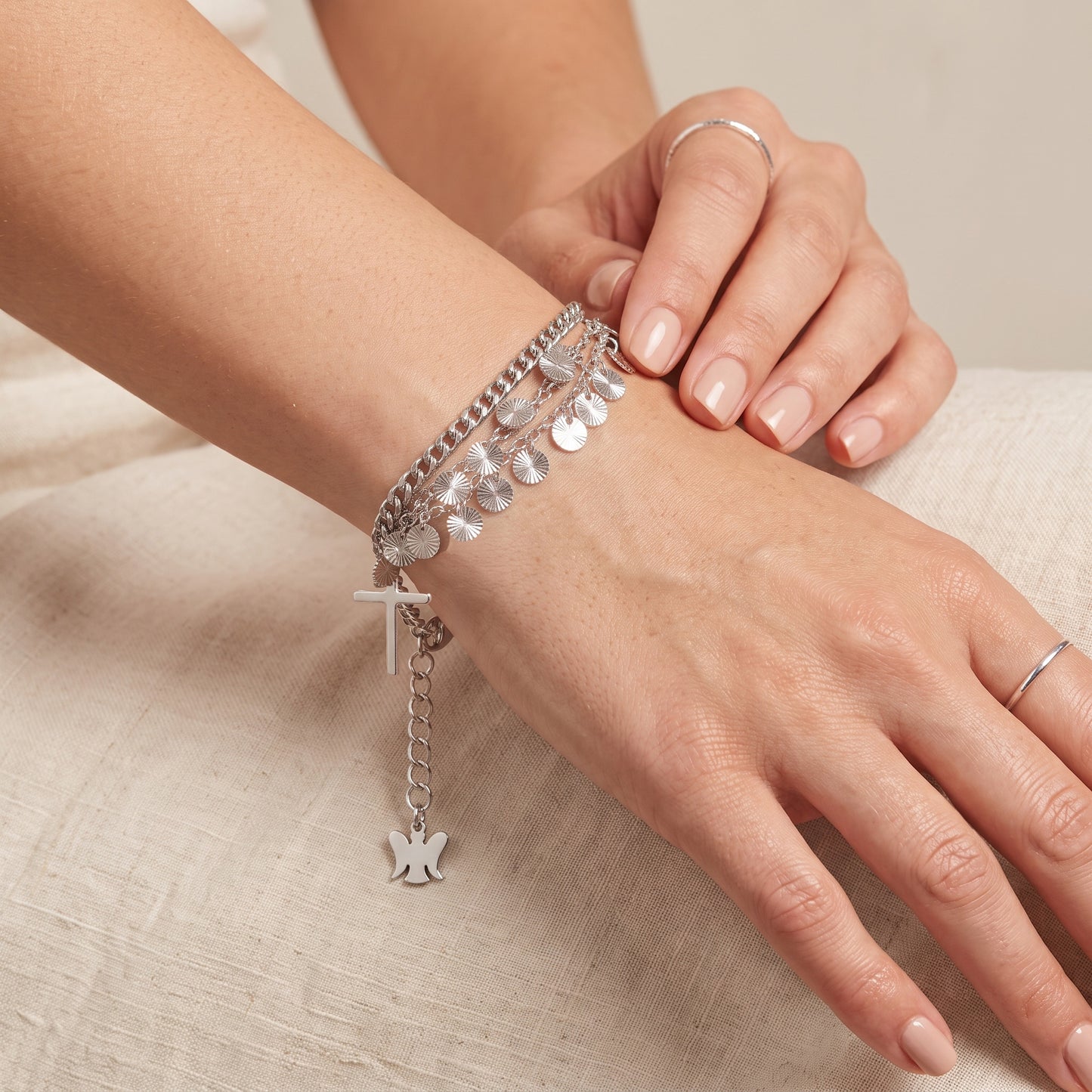 Bracciale Religioso con Croce e Pendenti Multicatena