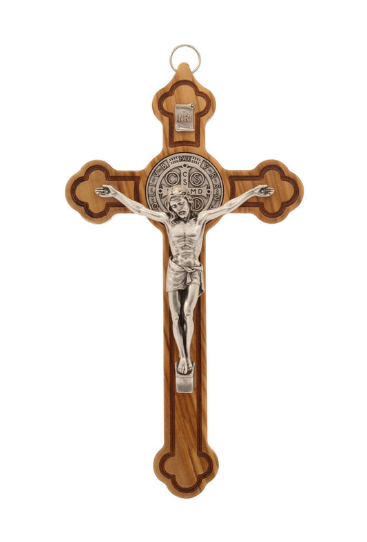 Crocifisso san Benedetto, in legno. Altezza 19,5 cm