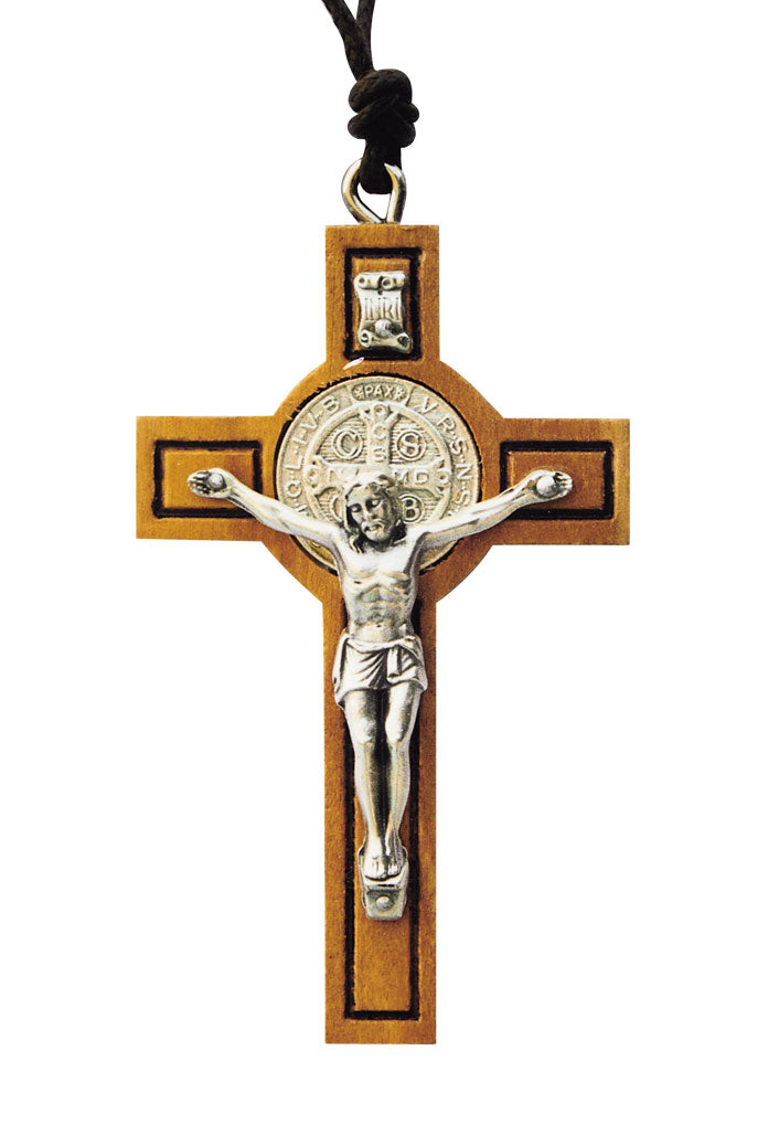 Ciondolo croce San Benedetto in legno d'olivo 4,5 cm