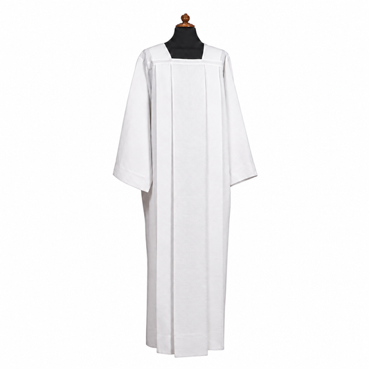 Alva sacerdotal para amito, com quatro pregas e gola quadrada. Linho