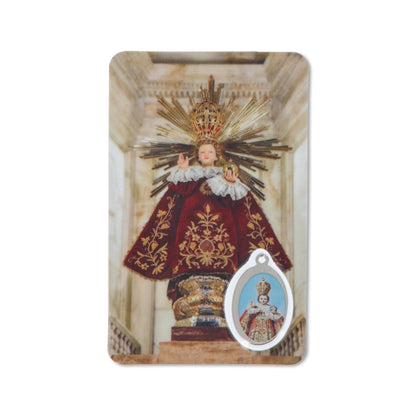 Card plastificata Gesù Bambino di Praga. Dimensioni 5,5x8,5 cm
