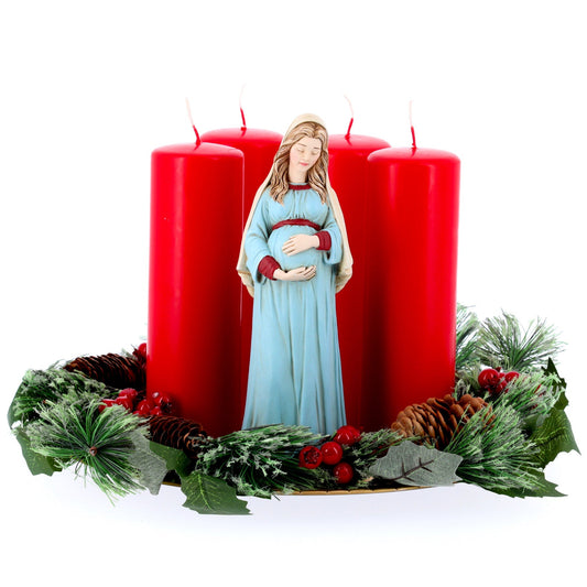 Statua Madonna gestante, in polvere di marmo colorata. Altezza 23 cm