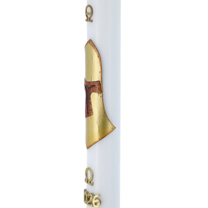 Cero Pasquale in cera bianca con Tau Francescano inin bassorilievo – Decoro Rosso. Dimensione 8x120 cm