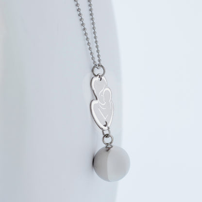 Collana Chiama Angeli con ciondolo Abbraccio smaltato e sfera argentata