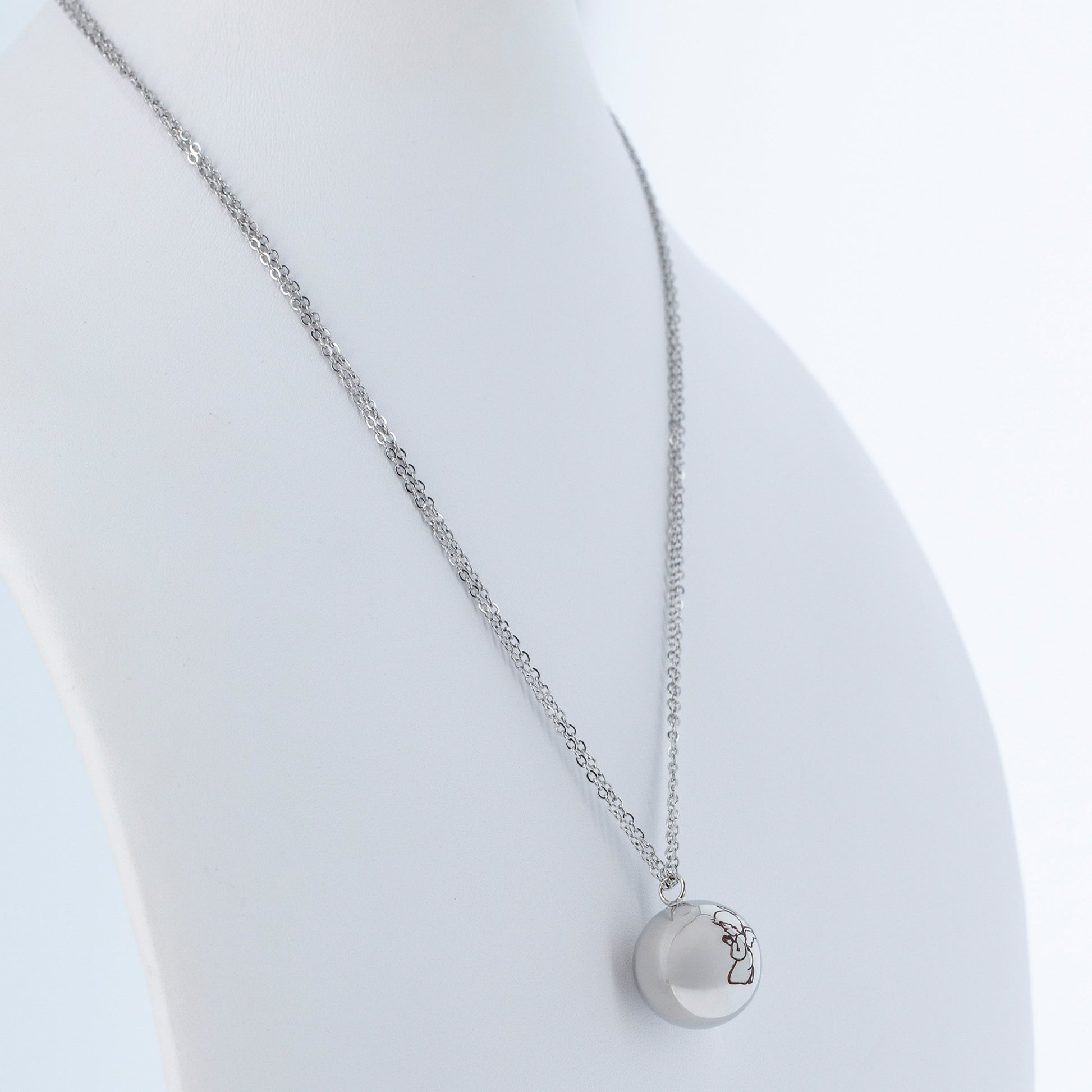 Collana Chiama Angeli con sfera argentata e incisione Angelo in preghiera