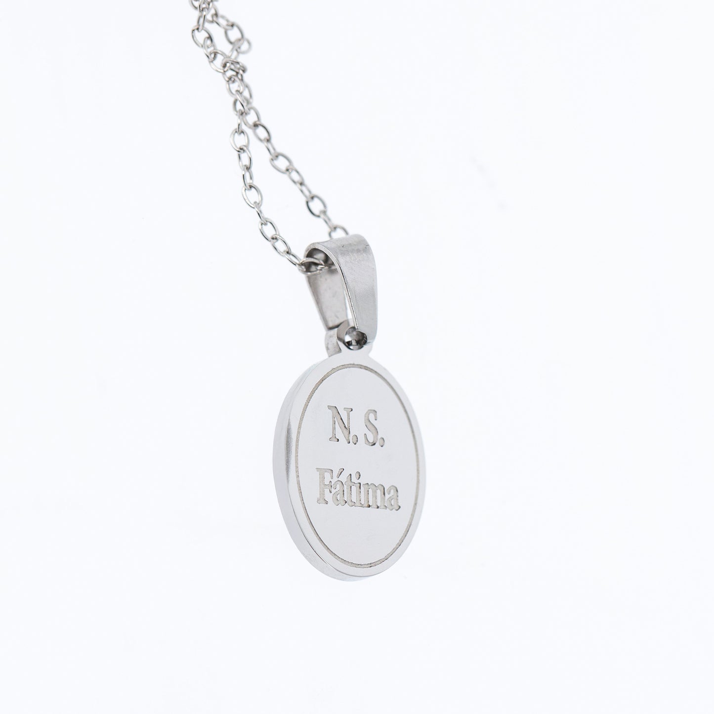 Collana in acciaio con ciondolo Madonna di Fatima. Lunghezza 24 cm