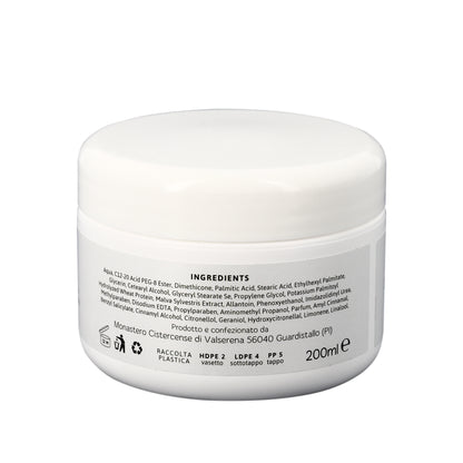 Crema mani idratante e lenitiva. Confezione da 200 ml