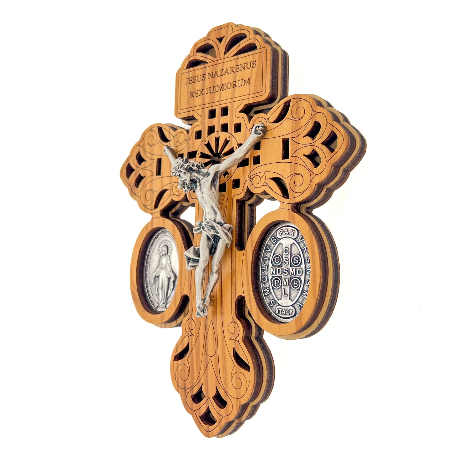Croce del Perdono in legno, con medaglia Miracolosa e di S.Benedetto in zama. Altezza 18 cm