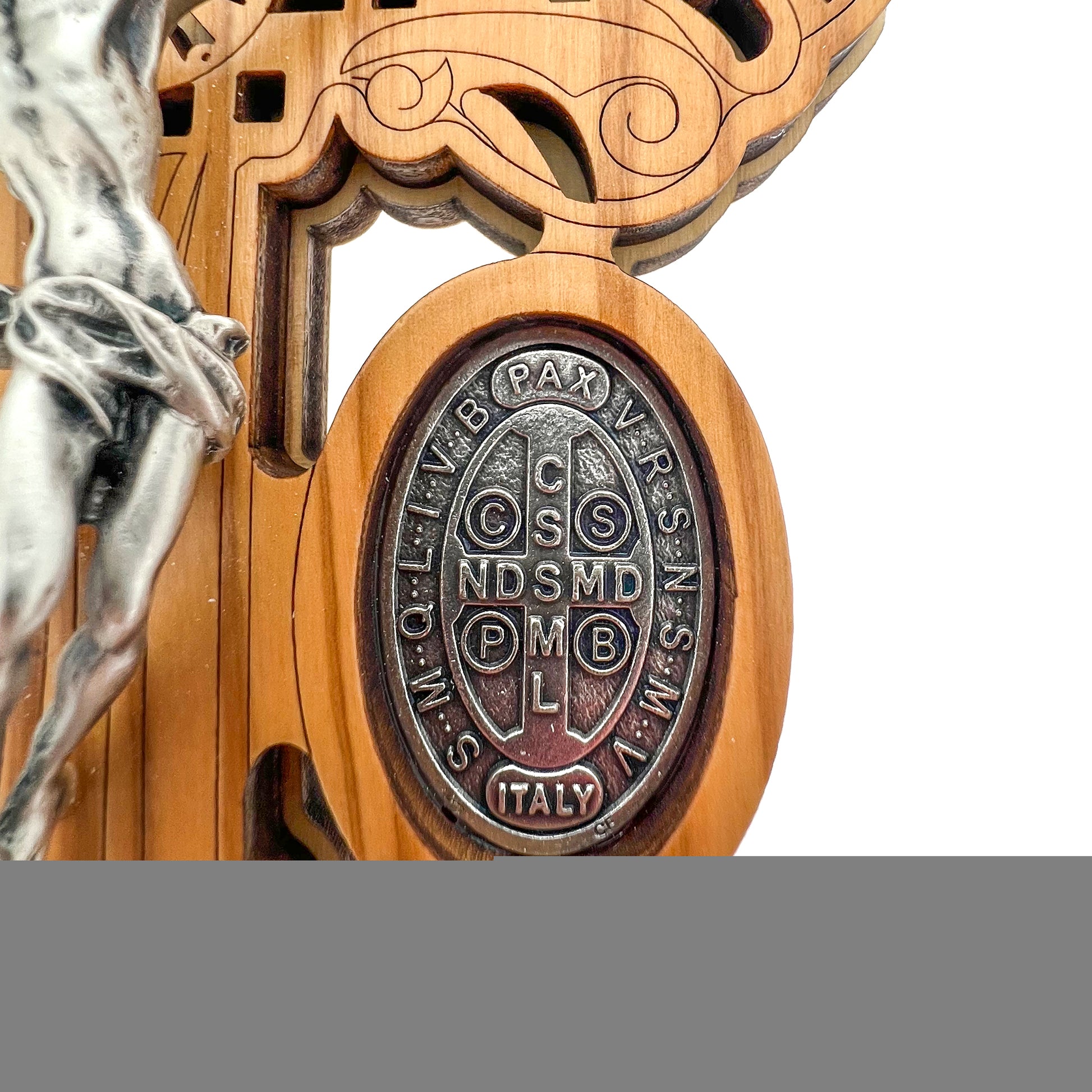 Croce del Perdono in legno con base, medaglia Miracolosa e di S.Benetetto in zama. Altezza 18 cm