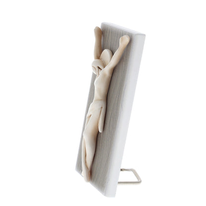 Crocifisso moderno in resina, da appendere e da appoggio. Dimensioni 6,2x12,2 cm