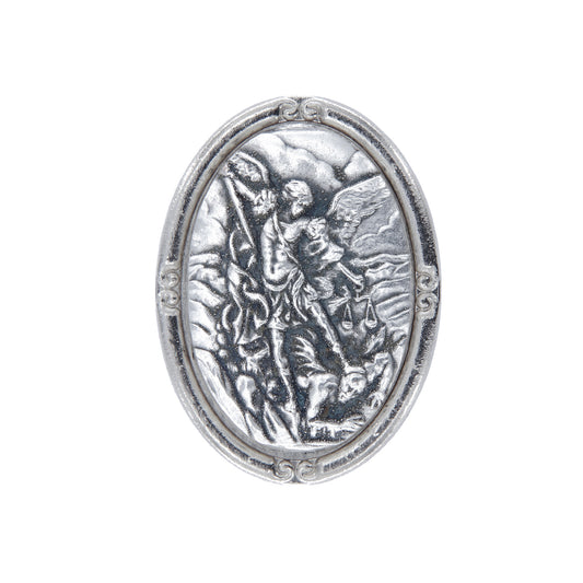 Calamita con adesivo, ovale, in zama, San Michele. Altezza 3,7 cm