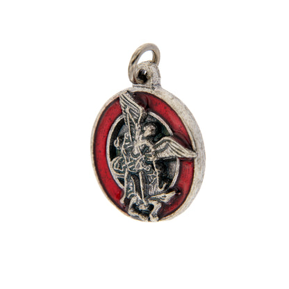 Medaglia San Michele, in zama smaltata. Diametro 1,8 cm