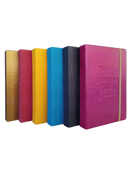 Notebook "Tutti i colori della Fede" con interno a righe 9x14 cm.